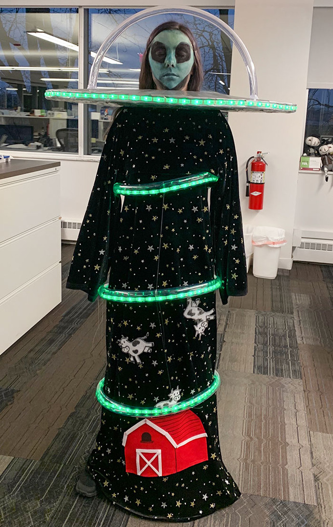 halloween-creative-costume-pics-6-671906b81fc2a__700