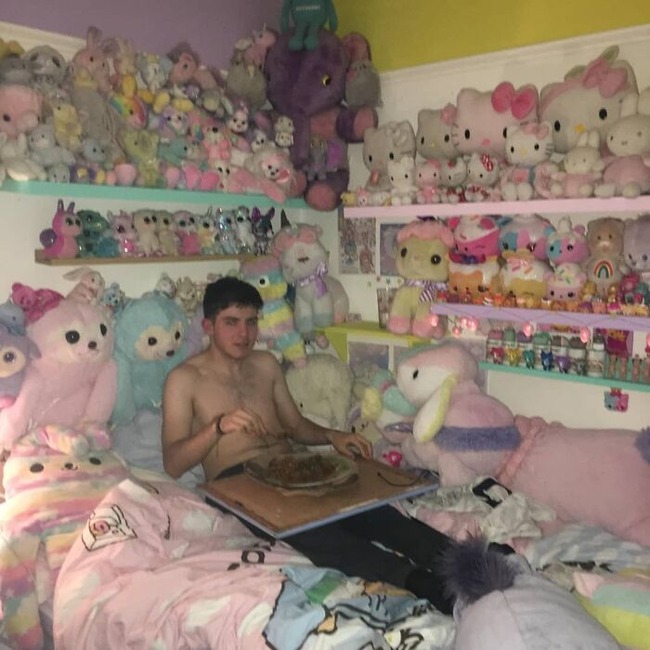 CD9hmCKFuBL-png__700