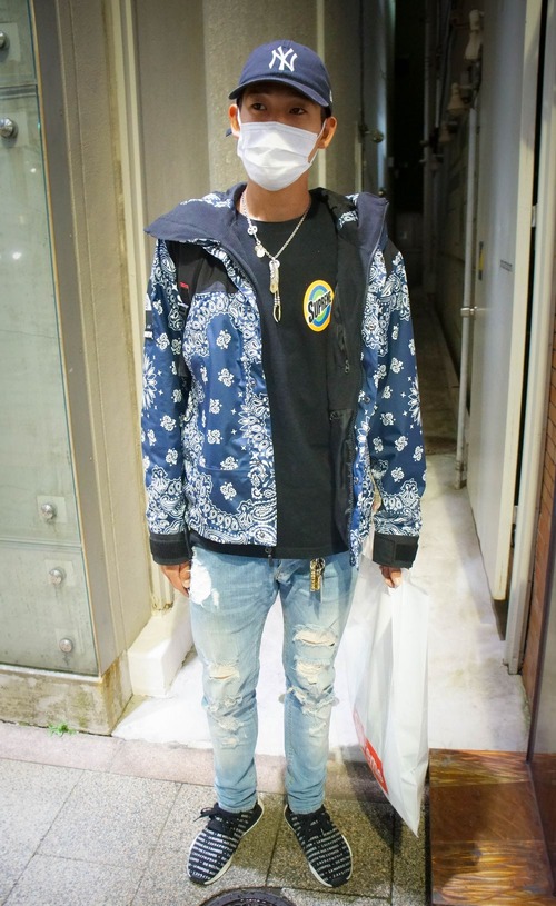 22 - has supreme bag