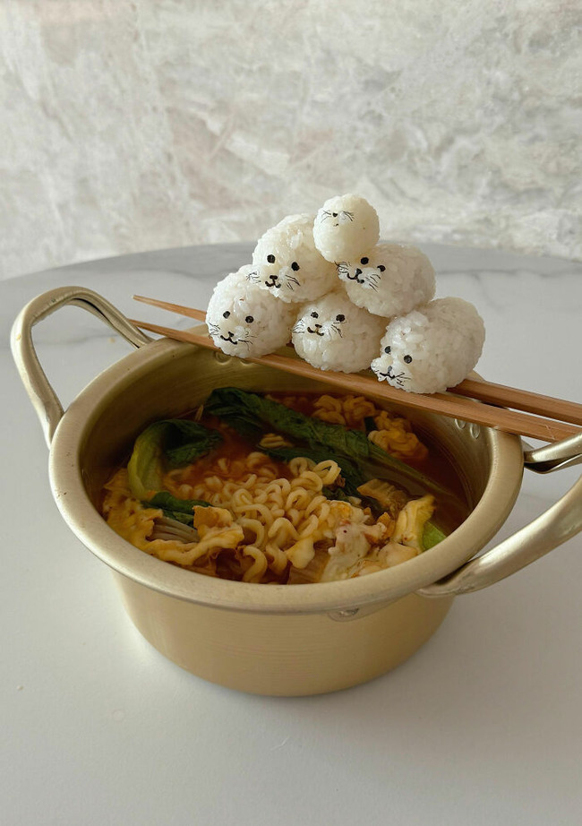 This-Korean-food-artist-makes-the-cutest-meals92__700