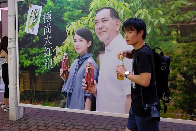 street-photography-edas-wong-118-5fc5f5afa713e__700 (1)