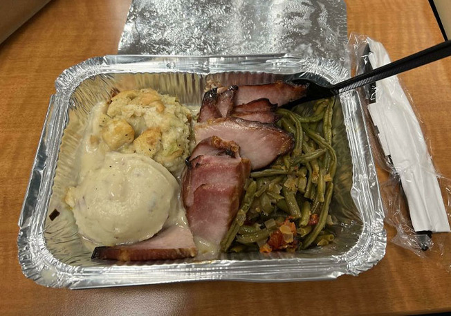 insulting-holiday-bonuses-from-bosses-5-61b27a517542d__700