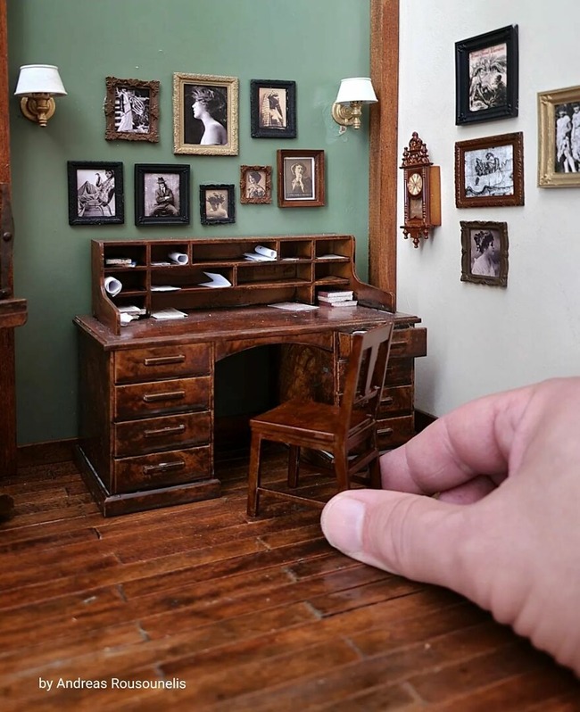 Abandoned-baroque-living-room-63ce5d93ab081__880