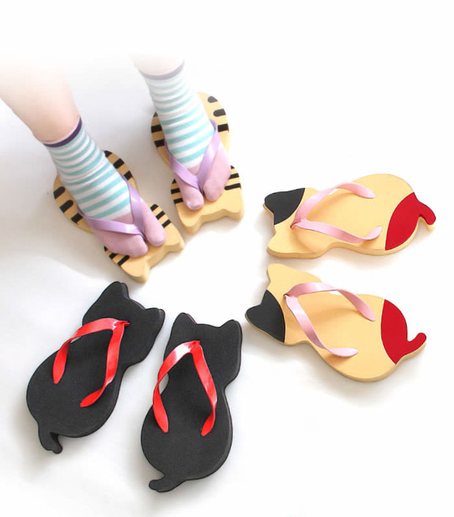 cat-shaped-slippers-nara-getaya-5d0b447d545cf__700