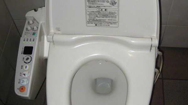 japanese-toilet-controls