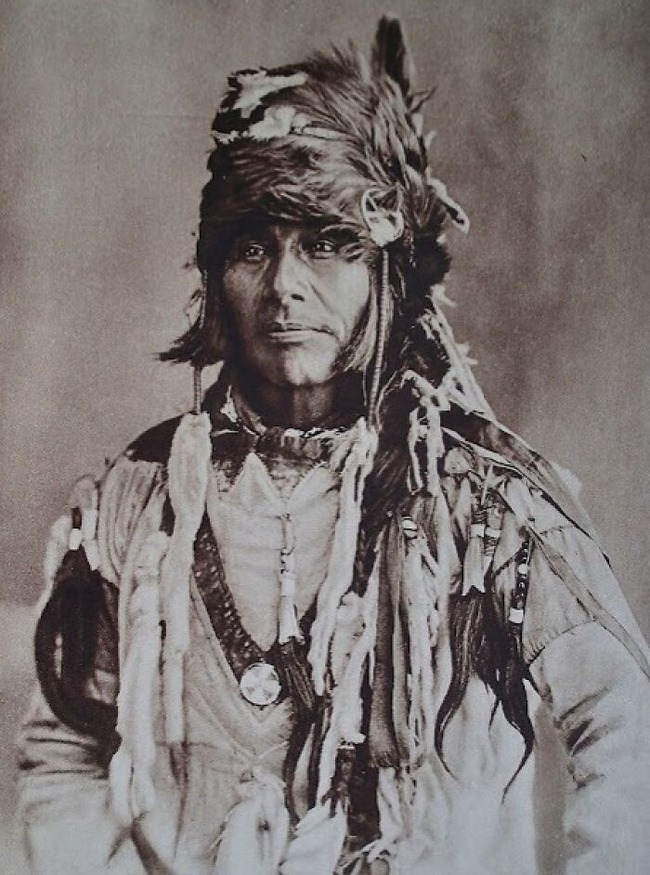67d189973b13d_a-canadian-cree-indian-in-1920s