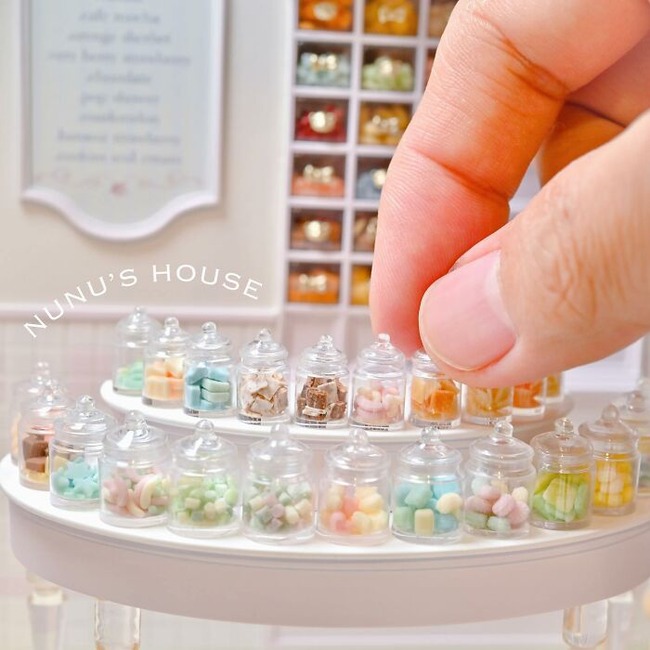 Meet-the-incredible-miniature-works-of-Moto-Tanaka