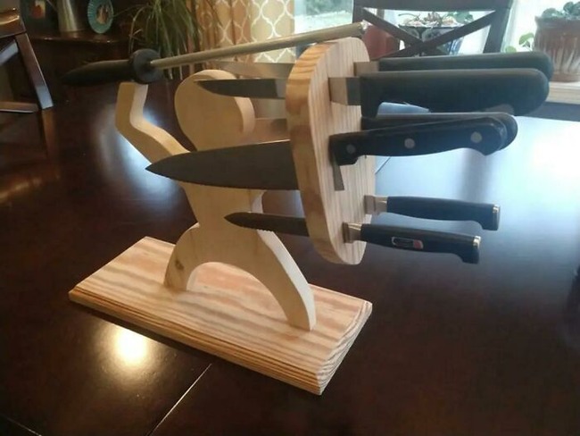 655b25fd99a79_pineys7ikc2b1__700