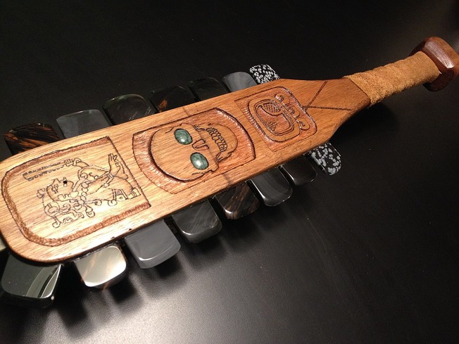 1200px-Ceremonial_Macuahuitl-61603250a8940