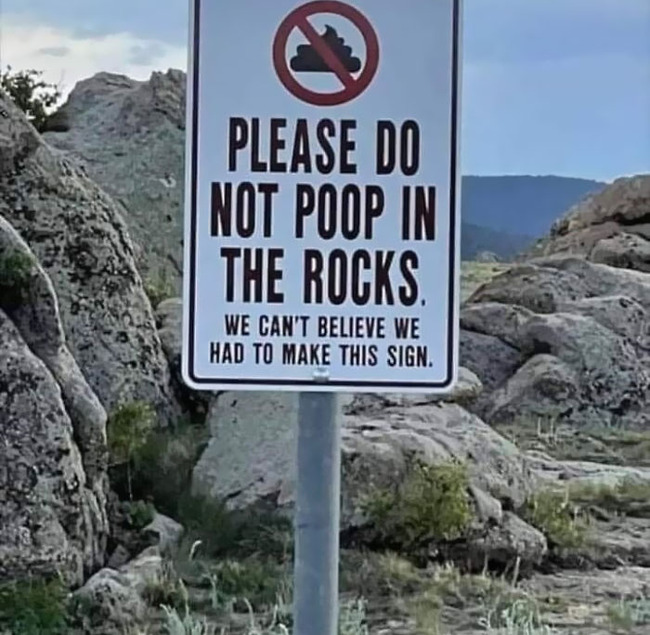 stupid-weird-signs-20-62b5bd32e3c5f__700