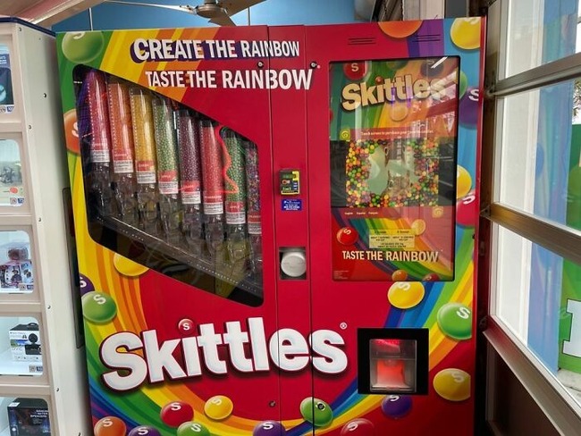 664f08348c661_unusual-vending-machines-dispensers