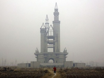 wonderland-abandoned-castle_46175_600x450