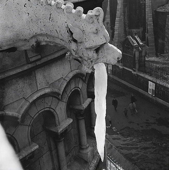 gargoyle-statues-vomiting-ice-9-5e0088f596bcd__700