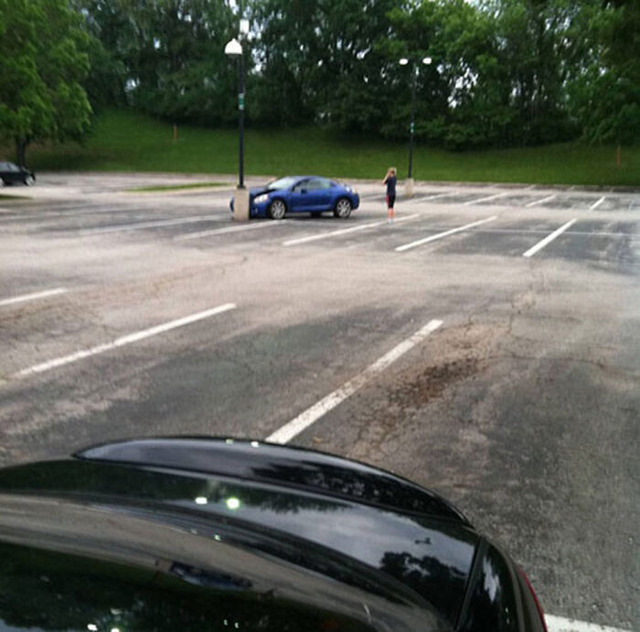 car-parking-fails-09-6a50b751839