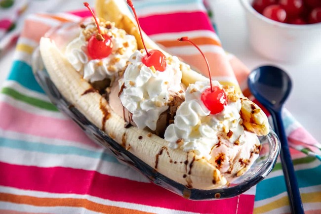 How-to-make-a-banana-split-3