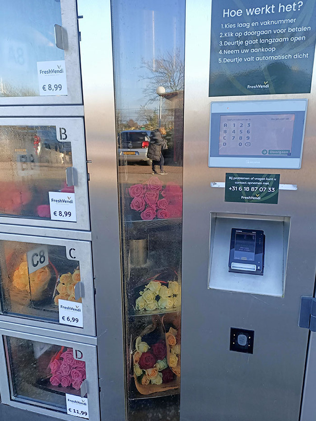 unusual-vending-machines-dispensers-109-66446b0708796__700