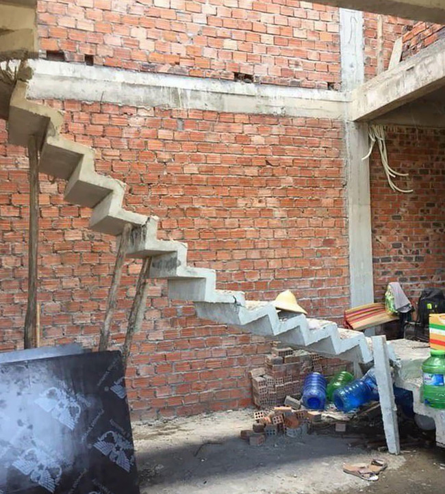 worst-stair-design-fails-23-62bae8b583554__700