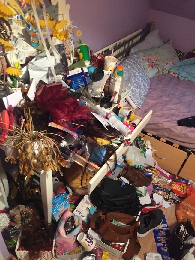messiest-bedrooms-2020-uk1-5f7c70f0f2513-jpeg__700