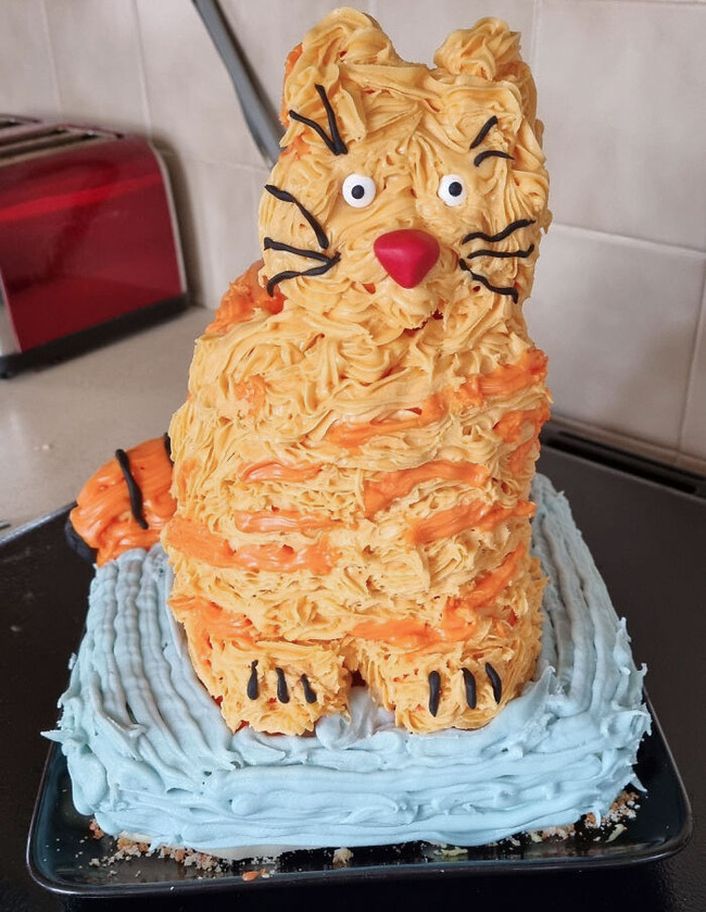 cake-funny-fails-24-65ba1efdbf04d__700 (1)