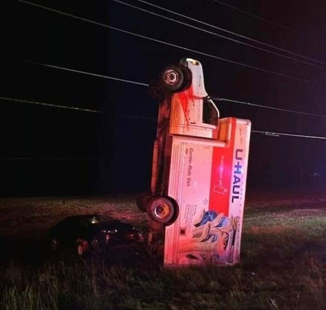 uhaul-fail-pics-163-650452a23a5e8__700