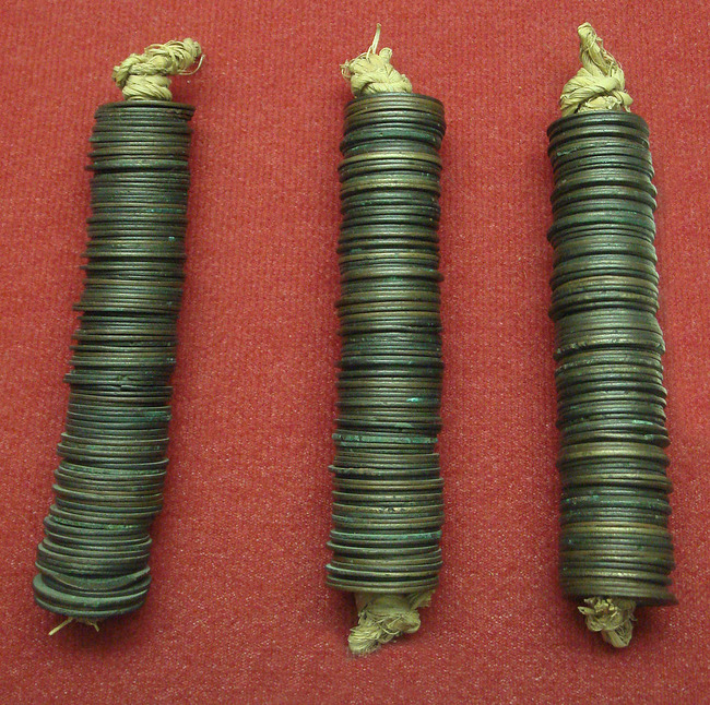 1024px-Bundles_of_100_copper_Mon_coins