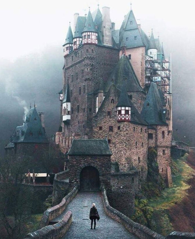 architecture-buildings-pics-26-6155d033cd8ca__700