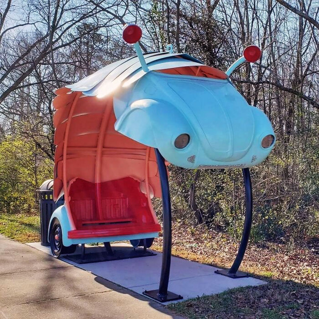 interesting-original-bus-stops-26-648836550dada__700
