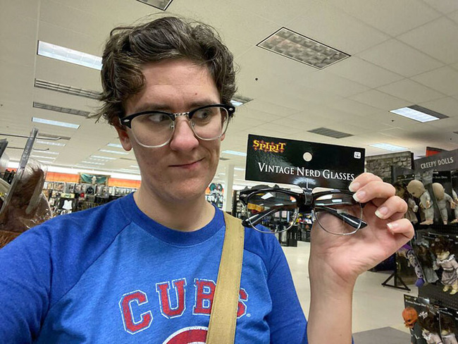 funny-glasses-pictures-65-6580204fd79c9__700