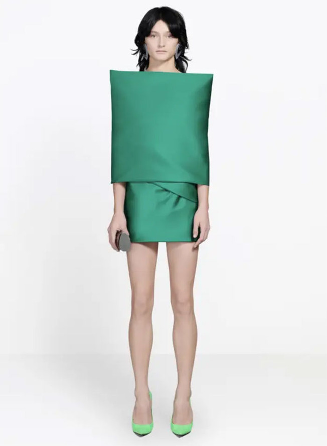 horrible-dresses-129-62285a7578069__700