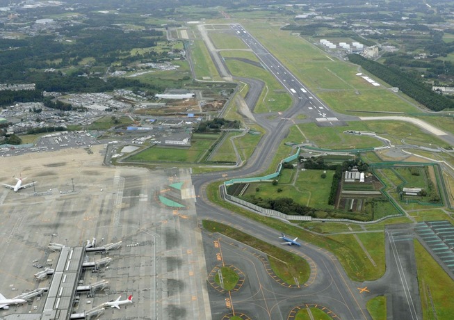 B インフラ 外国人 成田空港の真ん中に立ち退かない人の畑があるらしい 海外の万国反応記 海外の反応