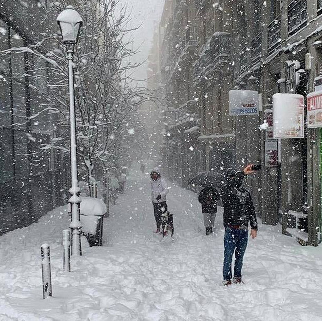 biggest-snowfall-50-years-spain-4-5ffc04cceeb06__700