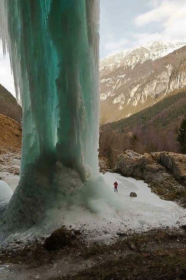 681499e26a337_large-things-fear-megalophobia-pics