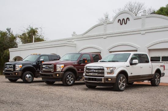2015-Ford-f-series-king-ranch-line-up-front-view
