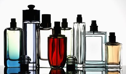 bottles-of-fragrances-royalty-fr