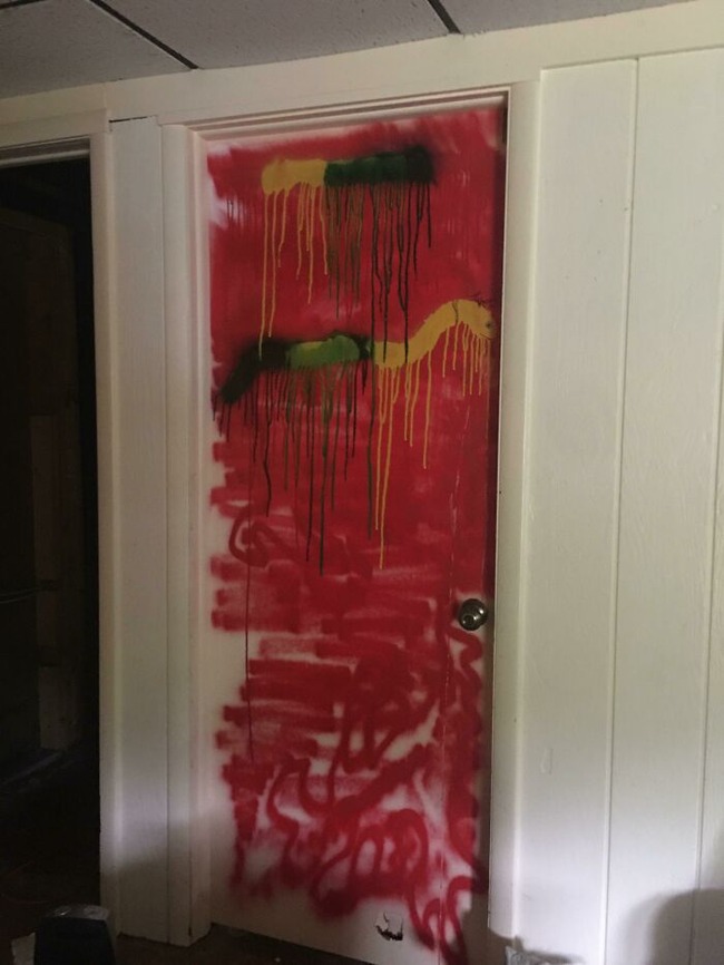 64bf6f04c01b7_bk2gdhqpysj51__700