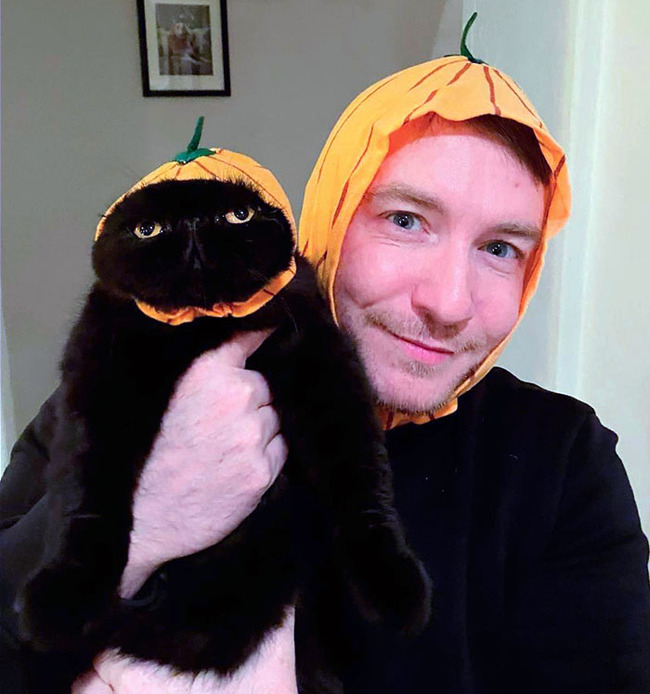 pet-halloween-costumes-43-6530fbc675799__700
