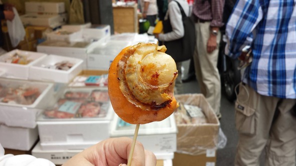 27 - Scallop with roe sack