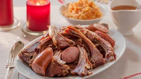 64224_555821644450579_1374877201_n