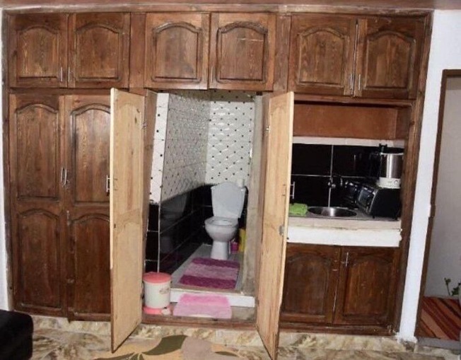 CEbK_wvFzaH-png__700