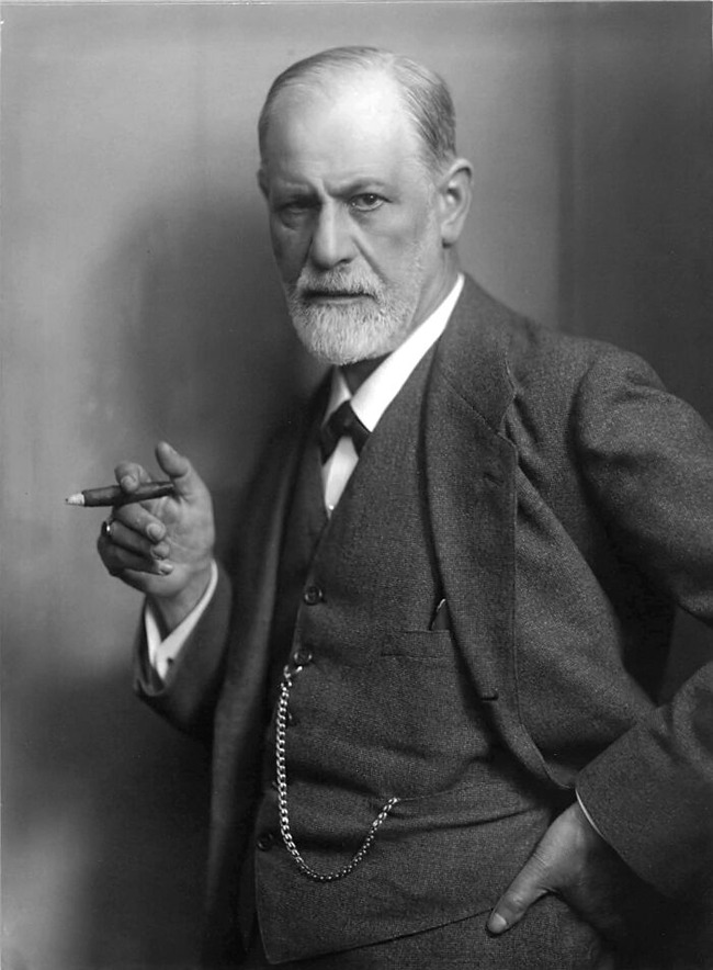 Sigmund_Freud_by_Max_Halberstadt_cropped-680f5bead54cd__700