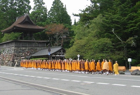 Mt_Koya_monks