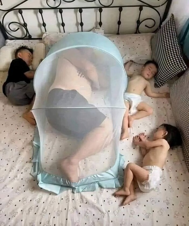 66b5db7e4802b_weird-disturbing-funny-images