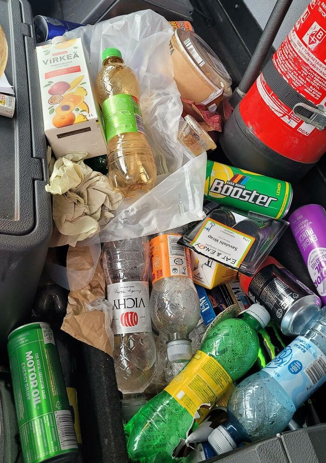 64427f2540837_infuriating-coworkers (1)