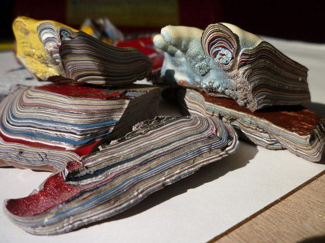 fordite-detroit-agate-car-paint-stone-jewel-1