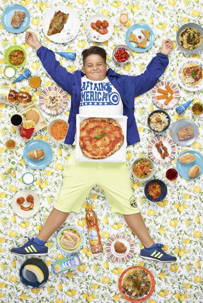 kids-surrounded-weekly-diet