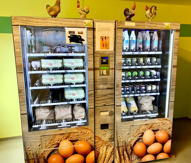 unusual-vending-machines-dispensers-9-6647249e8aa20__700