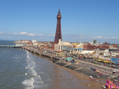 Blackpool_tower_from_central_pier_ferris_wheel