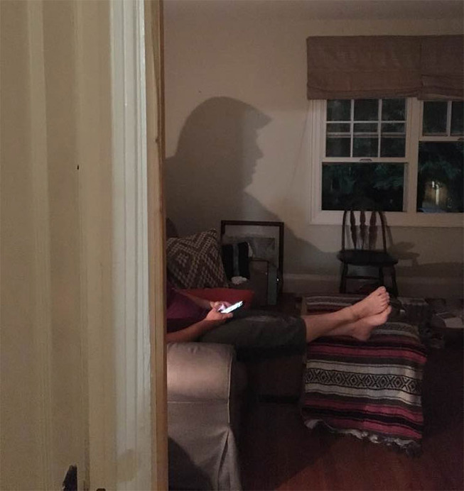 amazing-shadows-optical-illusions-304-5b1a76552ebc0__700