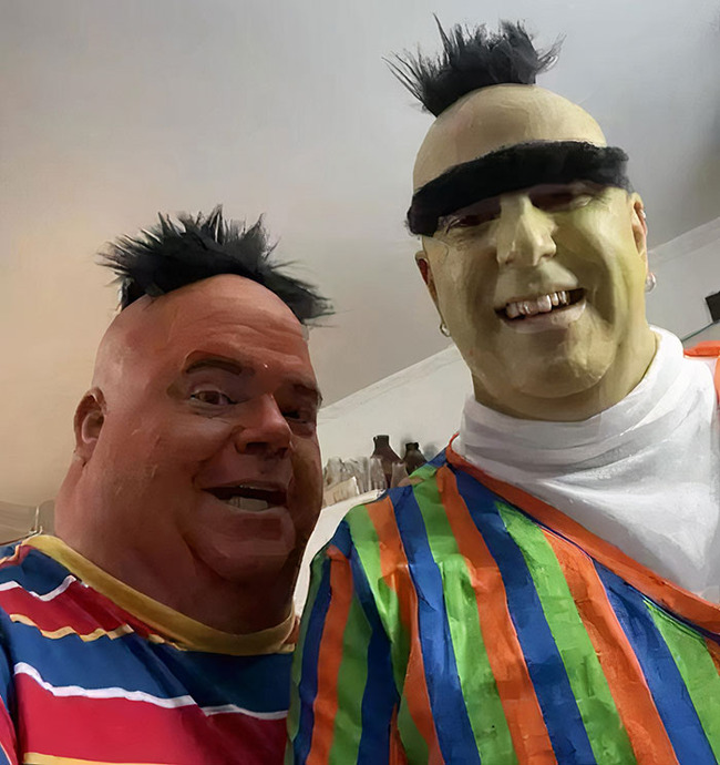 halloween-costume-creative-ideas-205-6347b5967c004__700 (1)