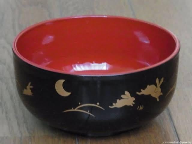 「お前らの国の家庭に必ずあるアイテムは何?」日本「ダイソーの食器」